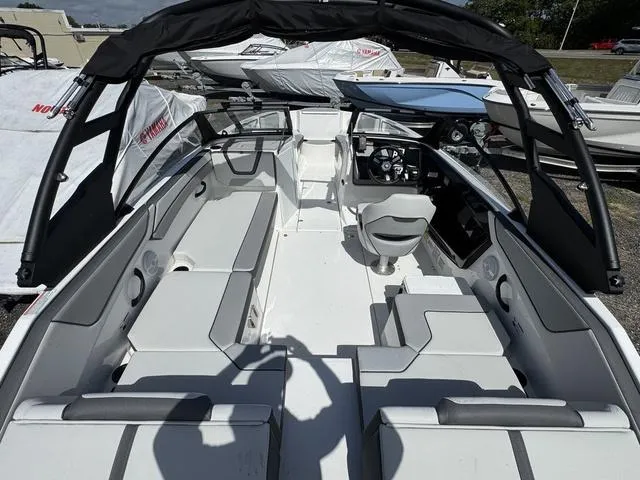 Slide: The Image of Yamaha AR220 2025 - 3