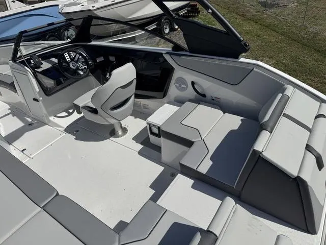 Slide: The Image of Yamaha AR220 2025 - 5