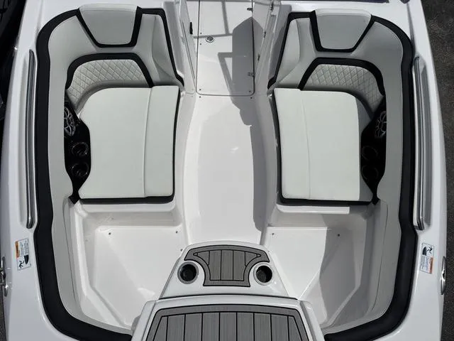 Slide: The Image of Yamaha 252S 2025 - 7