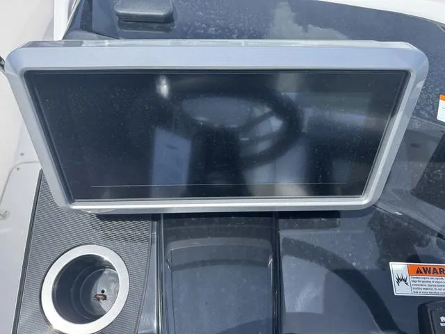 Slide: The Image of Yamaha 252S 2025 - 19