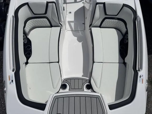 Slide: The Image of Yamaha 252S 2025 - 8