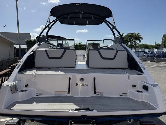 Slide: The Image of Yamaha AR250 2025 - 3