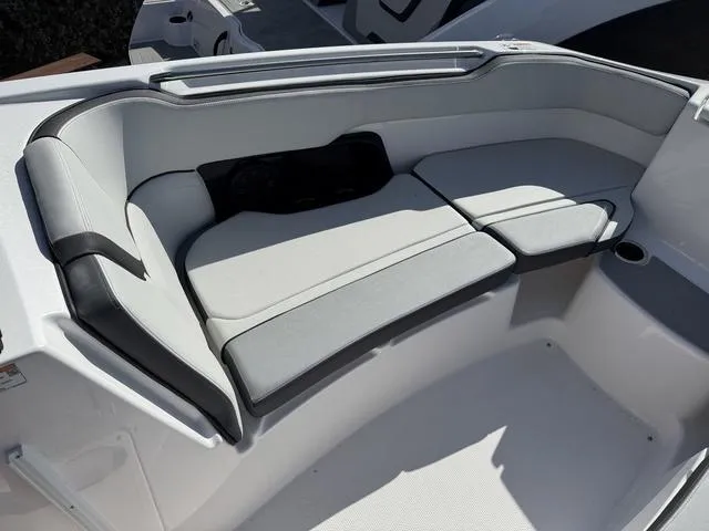 Slide: The Image of Yamaha AR250 2025 - 8