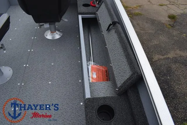 Slide: The Image of Lund 1600 Fury SS 2025 - 22