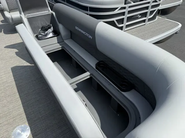 Slide: The Image of Bennington S Quad Bench 24 SSR Tritoon 2025 - 9