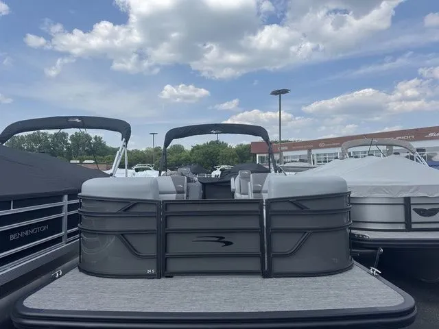 Slide: The Image of Bennington S Quad Bench 24 SSR Tritoon 2025 - 4