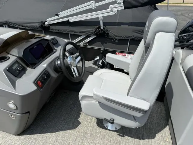 Slide: The Image of Bennington S Quad Bench 24 SSR Tritoon 2025 - 13