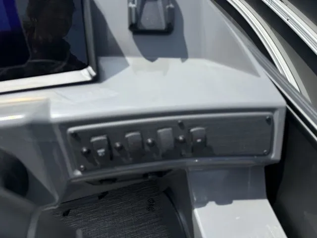 Slide: The Image of Bennington S Quad Bench 24 SSR Tritoon 2025 - 17