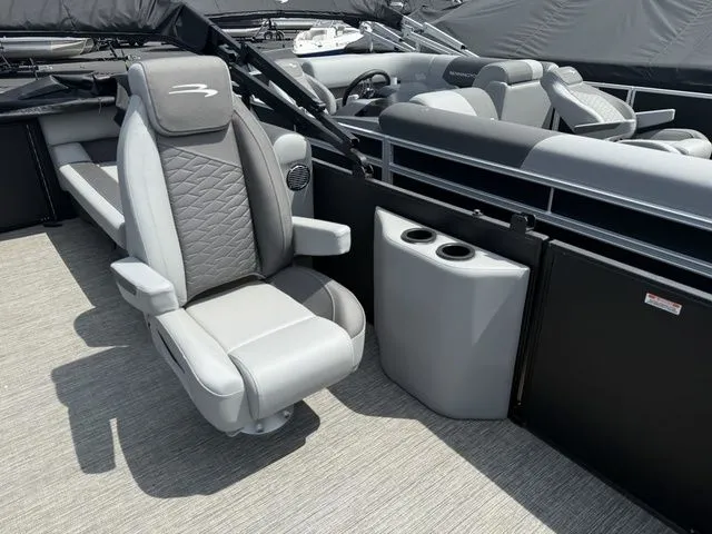 Slide: The Image of Bennington S Quad Bench 24 SSR Tritoon 2025 - 19