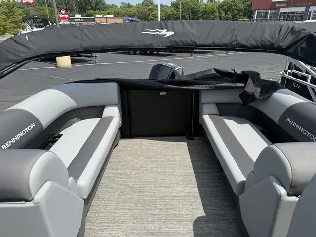 Slide: The Image of Bennington S Quad Bench 24 SSR Tritoon 2025 - 21