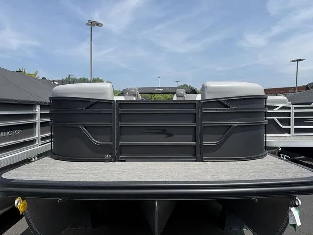 Slide: The Image of Bennington S Quad Bench 24 SSR Tritoon 2025 - 4