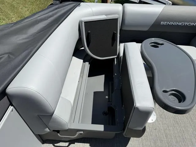 Slide: The Image of Bennington S L Bench 24 SL Tritoon 2025 - 20