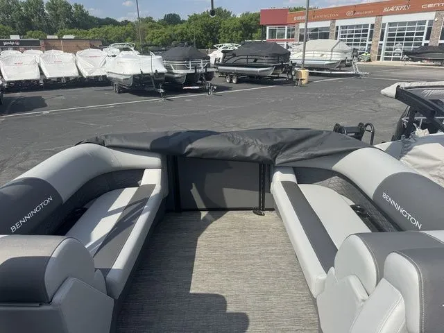 Slide: The Image of Bennington S Quad Bench 24 SSR Tritoon 2025 - 14