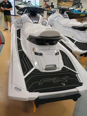 Slide: The Image of Yamaha FX Cruiser SVHO 2025 - 12