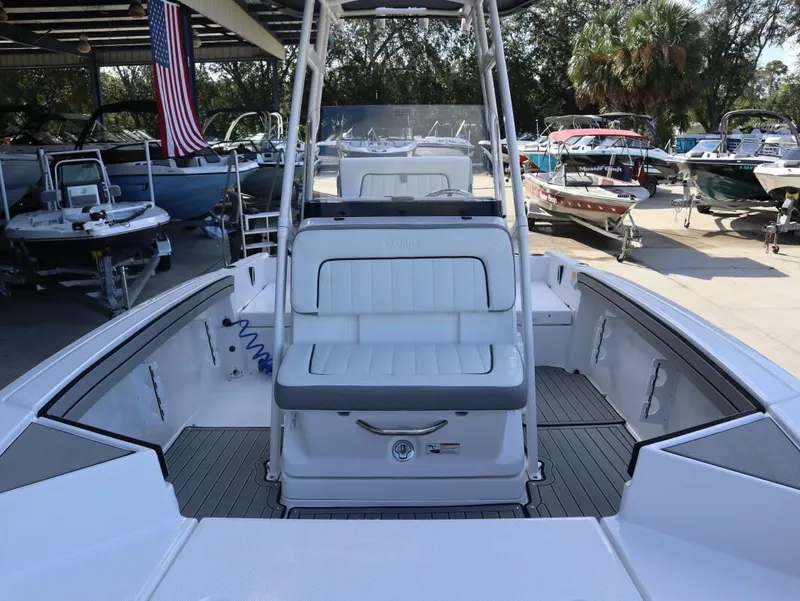 Slide: The Image of Yamaha 195 FSH Sport 2025 - 11