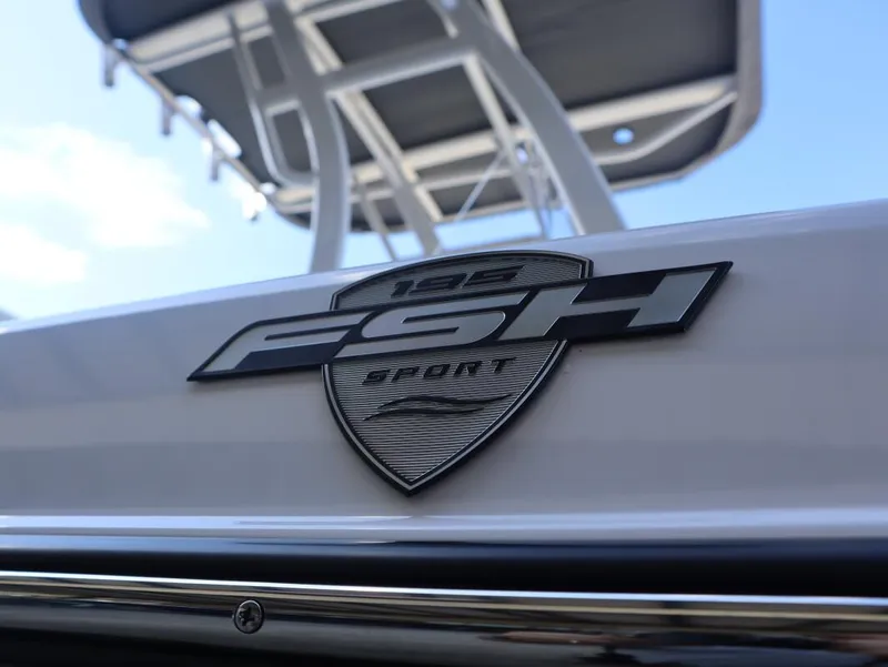 Slide: The Image of Yamaha 195 FSH Sport 2025 - 12