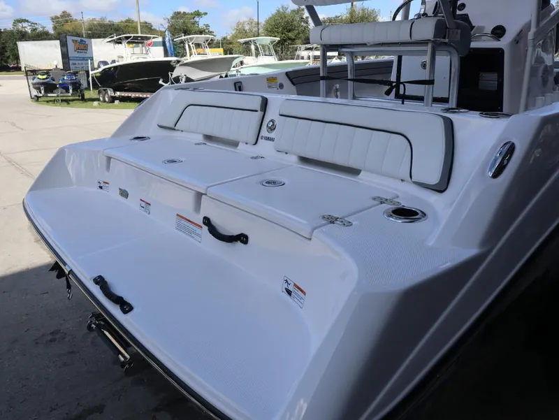 Slide: The Image of Yamaha 195 FSH Sport 2025 - 16