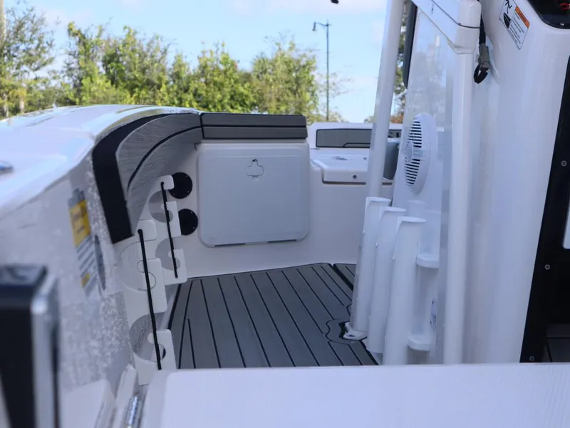 Slide: The Image of Yamaha 195 FSH Sport 2025 - 17