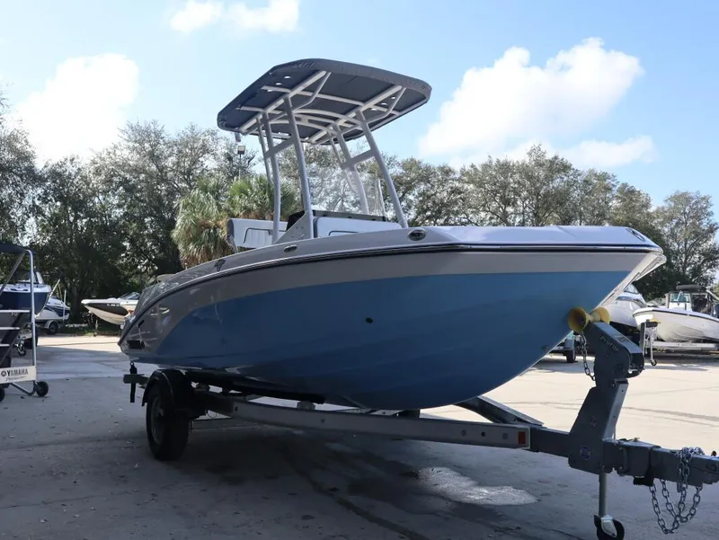 Slide: The Image of Yamaha 195 FSH Sport 2025 - 3