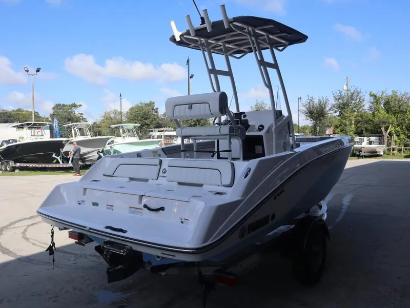 Slide: The Image of Yamaha 195 FSH Sport 2025 - 4