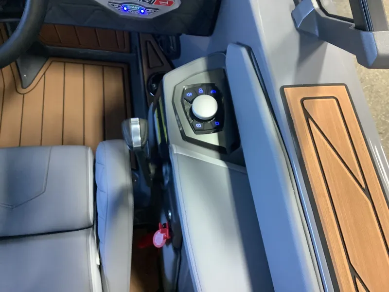 Slide: The Image of Nautique Super Air GS24 2025 - 17