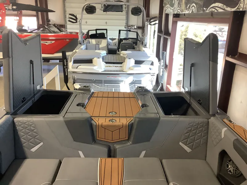 Slide: The Image of Nautique Super Air GS24 2025 - 20