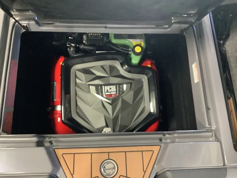 Slide: The Image of Nautique Super Air GS24 2025 - 23