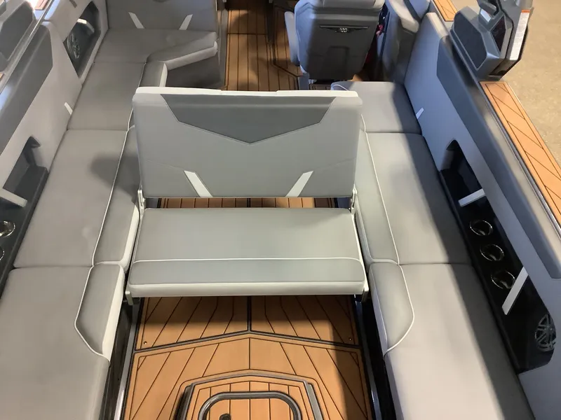 Slide: The Image of Nautique Super Air GS24 2025 - 26