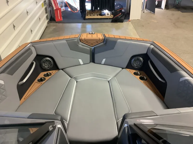 Slide: The Image of Nautique Super Air GS24 2025 - 7