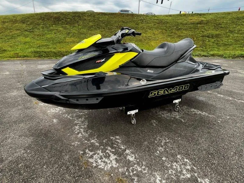 Slide: The Image of Sea-Doo RXT 260 2012 - 12