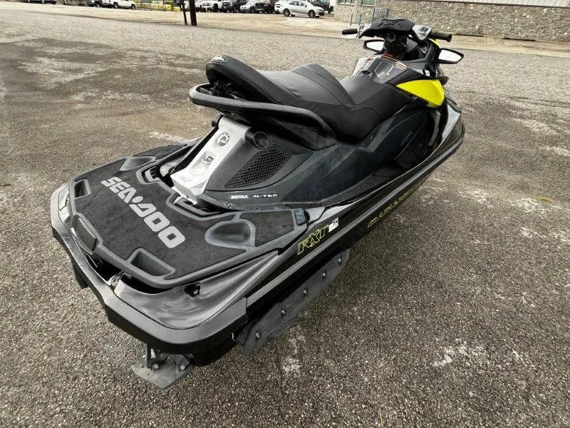 Slide: The Image of Sea-Doo RXT 260 2012 - 4