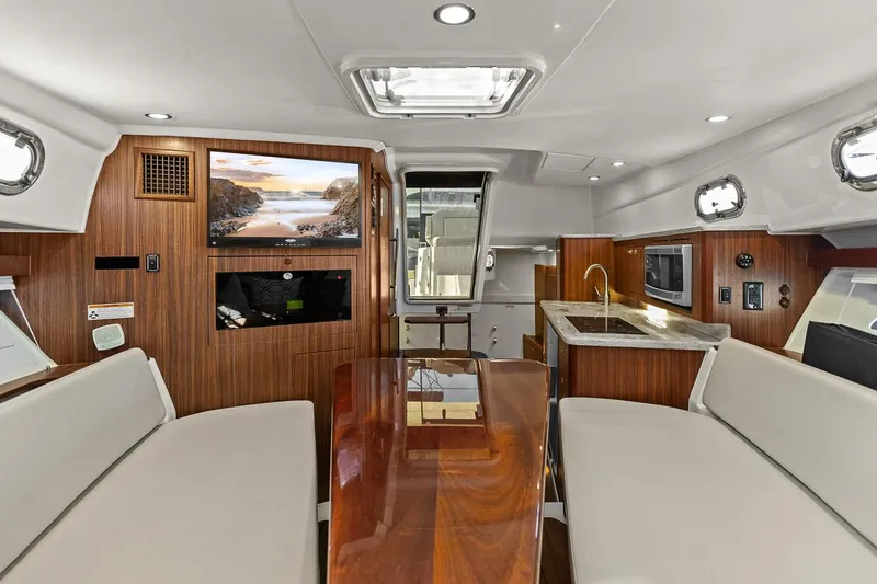 Slide: The Image of Pursuit OS 355 Offshore 2018 - 12