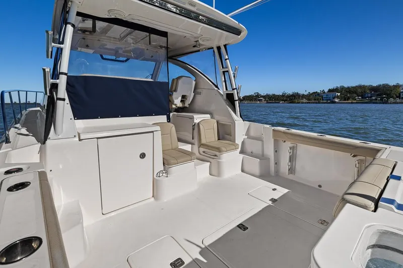 Slide: The Image of Pursuit OS 355 Offshore 2018 - 25