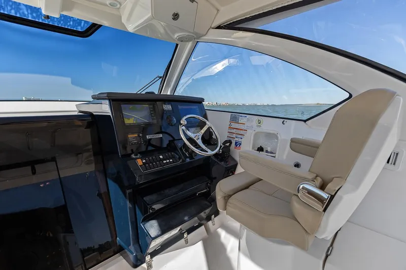 Slide: The Image of Pursuit OS 355 Offshore 2018 - 36