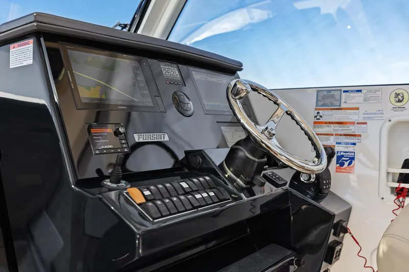 Slide: The Image of Pursuit OS 355 Offshore 2018 - 4