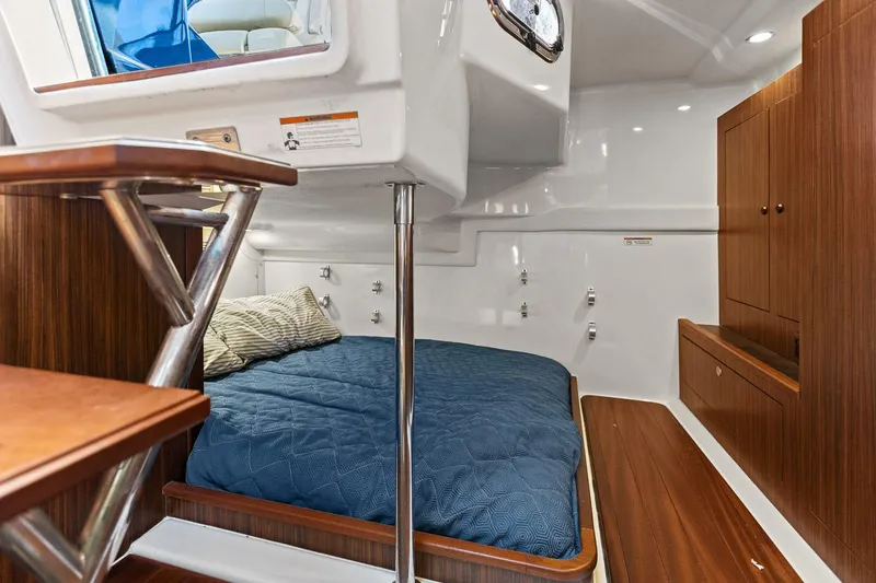 Slide: The Image of Pursuit OS 355 Offshore 2018 - 8