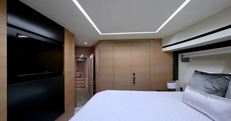 Slide: The Image of Pershing 92 2015 - 22