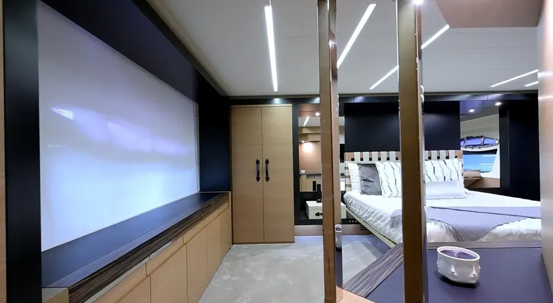 Slide: The Image of Pershing 92 2015 - 26