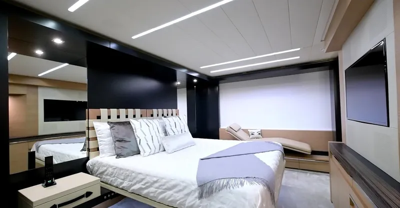 Slide: The Image of Pershing 92 2015 - 27