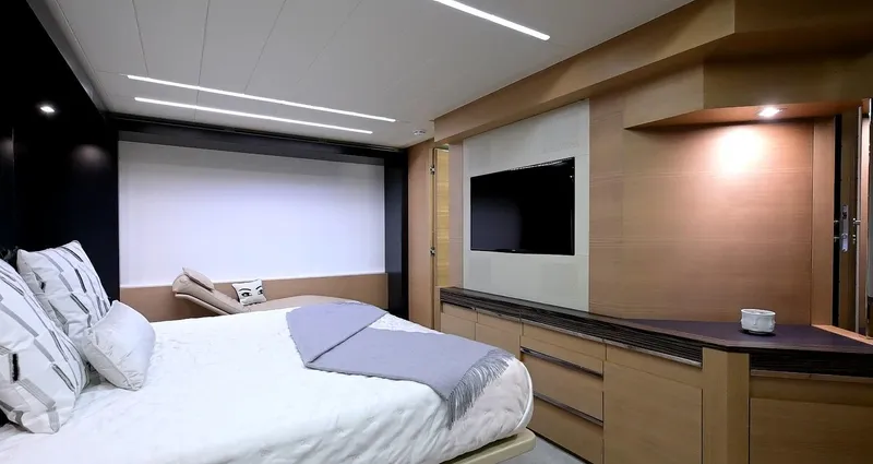 Slide: The Image of Pershing 92 2015 - 28