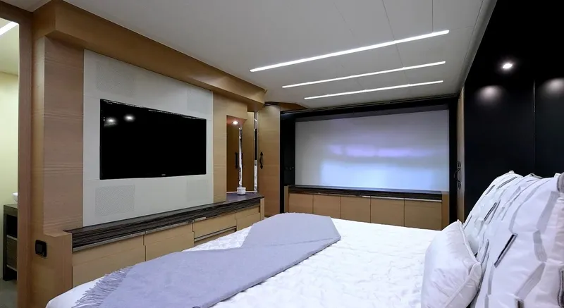 Slide: The Image of Pershing 92 2015 - 29