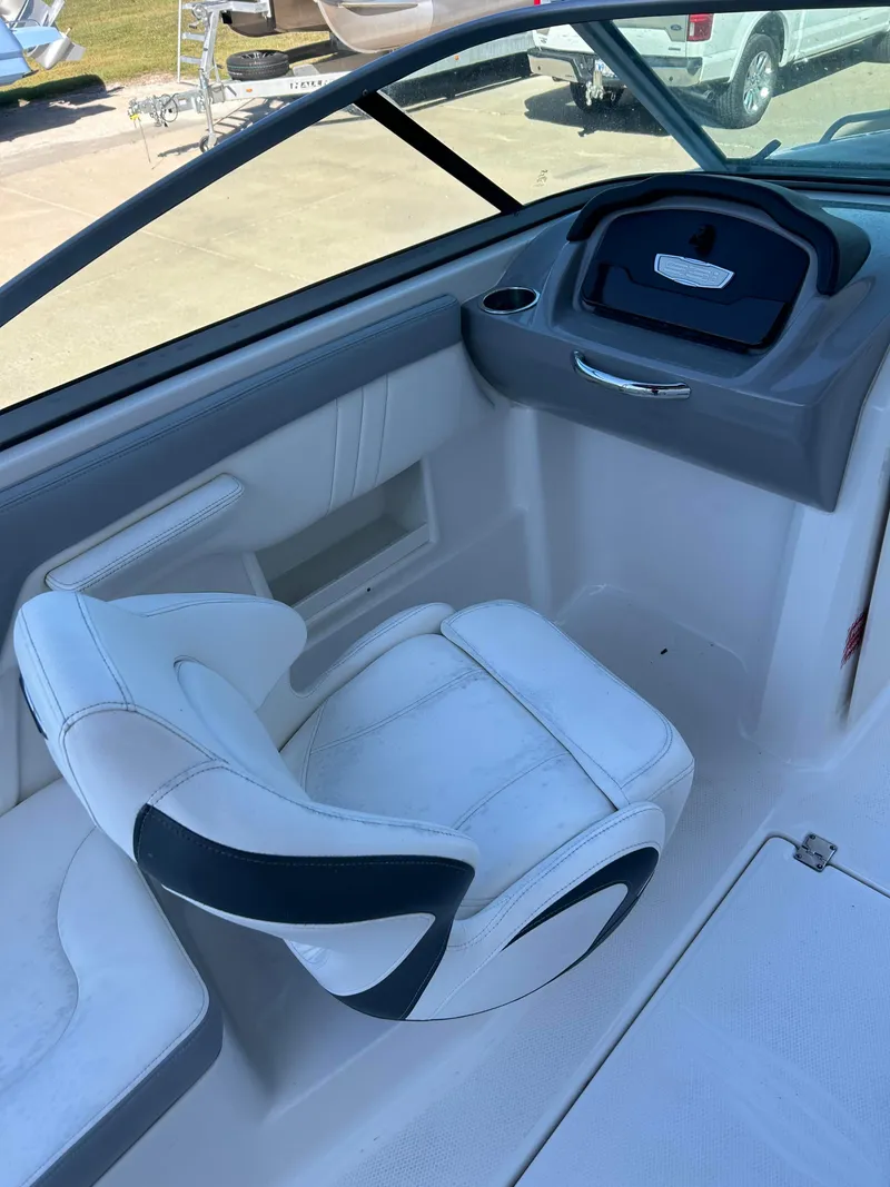 Slide: The Image of Chaparral 23 SSi 2022 - 11