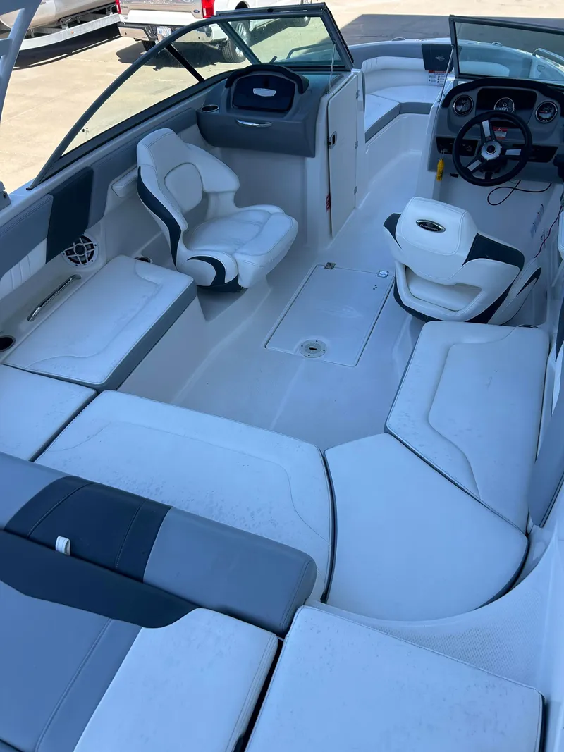 Slide: The Image of Chaparral 23 SSi 2022 - 8