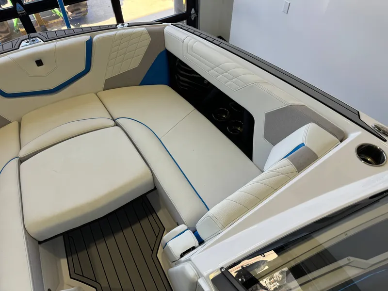 Slide: The Image of Nautique Super Air Nautique G23 2024 - 19