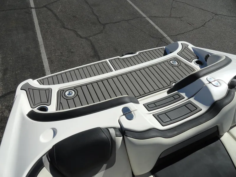 Slide: The Image of 2017 Yamaha AR195 boat deck with sleek design and modern features. - 19