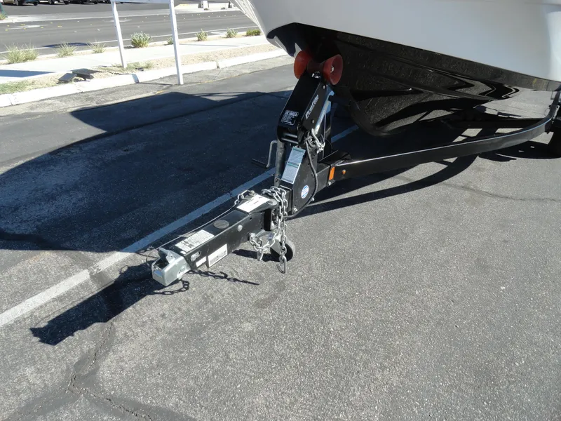Slide: The Image of 2017 Yamaha AR195 boat trailer hitch on asphalt parking lot. - 21