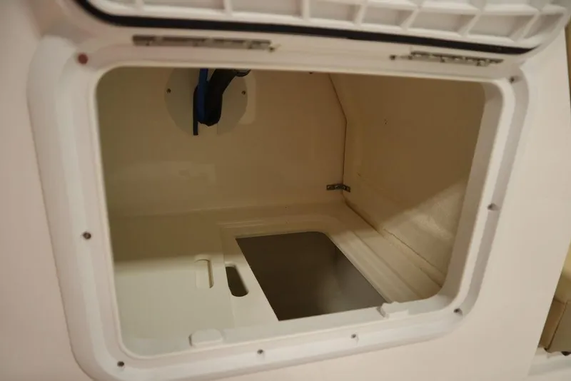 Slide: The Image of Bayliner DX 2050 2024 - 51