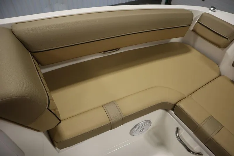 Slide: The Image of Bayliner DX 2050 2024 - 52