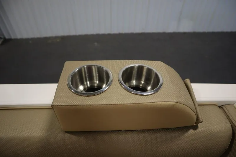 Slide: The Image of Bayliner DX 2050 2024 - 54