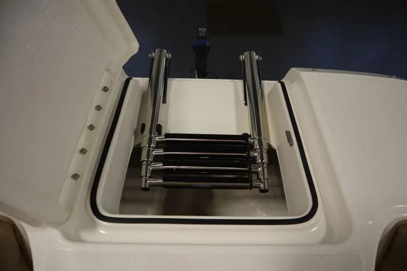 Slide: The Image of Bayliner DX 2050 2024 - 55